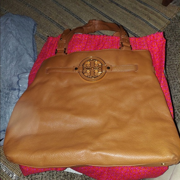 Tory Burch Handbags - Authentic Tory Burch shoulder bag
